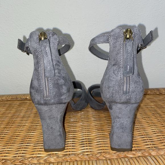 Maurice’s Tiffany Sculpted Faux Suede Heeled Sandals Back Zip Ankle Strap Sz 9 - Picture 6 of 9